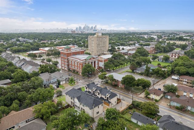 1000 W 10th Street, Dallas, TX 75208