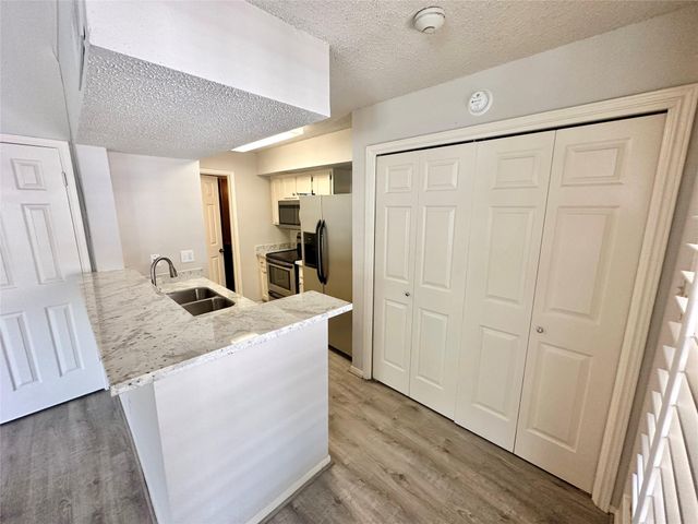2300 Old Spanish Trail 2081, Houston, TX 77054