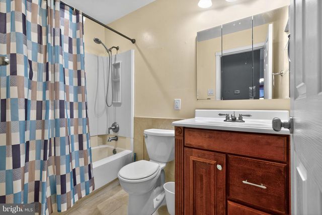 22 CLUB PL, Absecon, NJ 08205