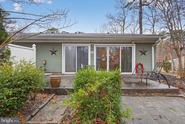 22 CLUB PL, Absecon, NJ 08205