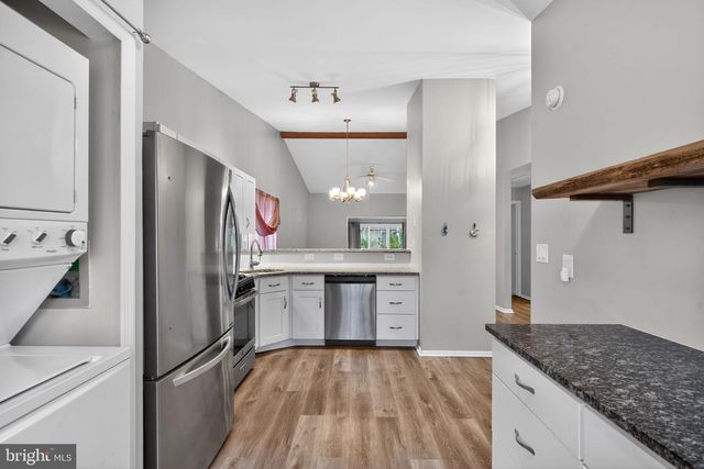 22 CLUB PL, Absecon, NJ 08205