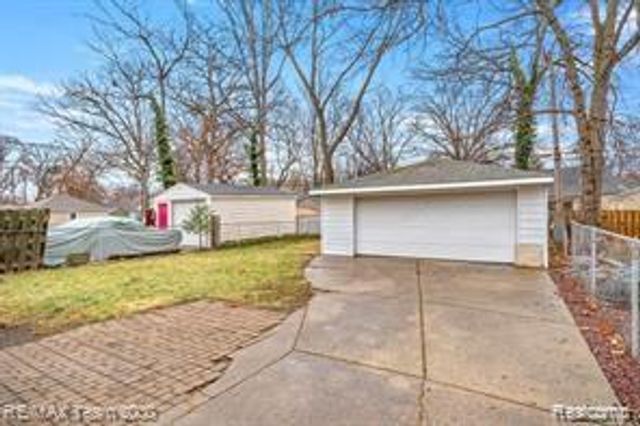 2829 BENNETT Street, Dearborn, MI 48124