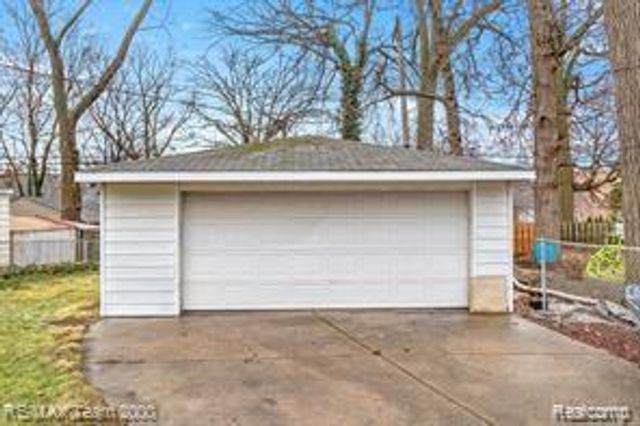 2829 BENNETT Street, Dearborn, MI 48124