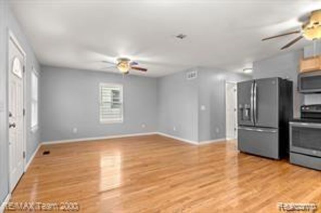 2829 BENNETT Street, Dearborn, MI 48124