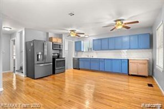 2829 BENNETT Street, Dearborn, MI 48124