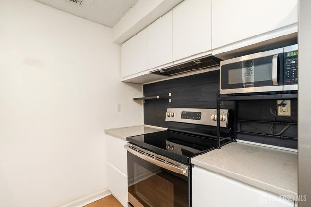 602 Aspen Drive, Plainsboro, NJ 08536