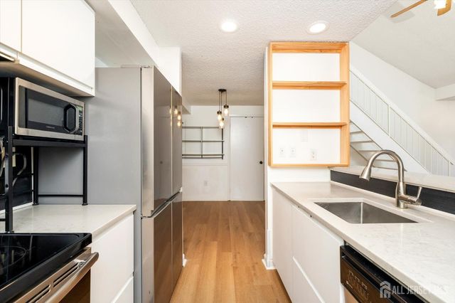 602 Aspen Drive, Plainsboro, NJ 08536
