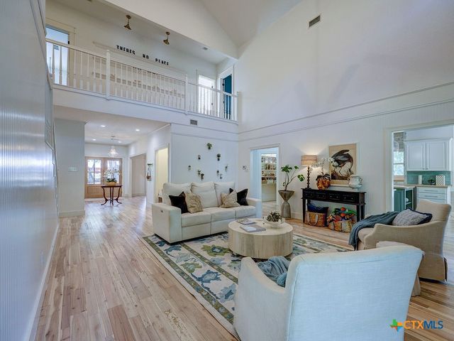 400 Royal View Road, Salado, TX 76571