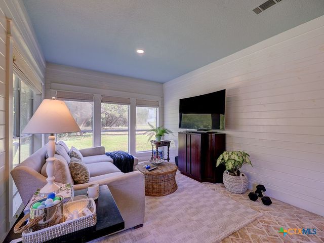400 Royal View Road, Salado, TX 76571