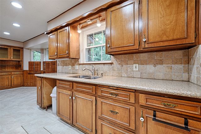 1013 Mountain Terrace, Hurst, TX 76053
