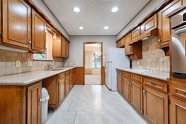 1013 Mountain Terrace, Hurst, TX 76053