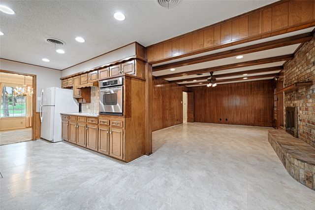 1013 Mountain Terrace, Hurst, TX 76053