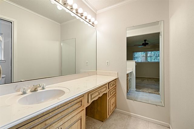 1013 Mountain Terrace, Hurst, TX 76053