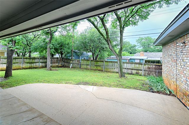 1013 Mountain Terrace, Hurst, TX 76053