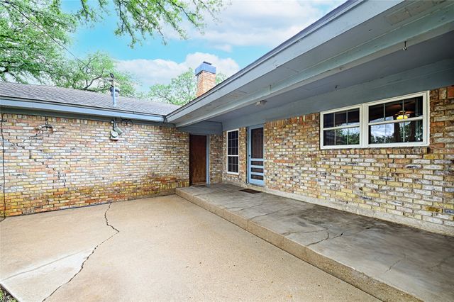 1013 Mountain Terrace, Hurst, TX 76053
