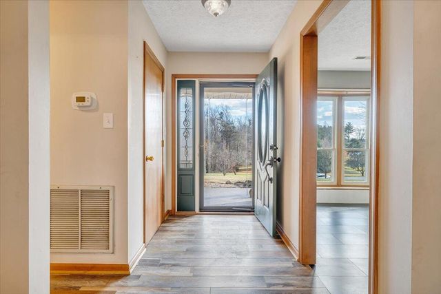 112 Donegal LN, Bedford, VA 24523