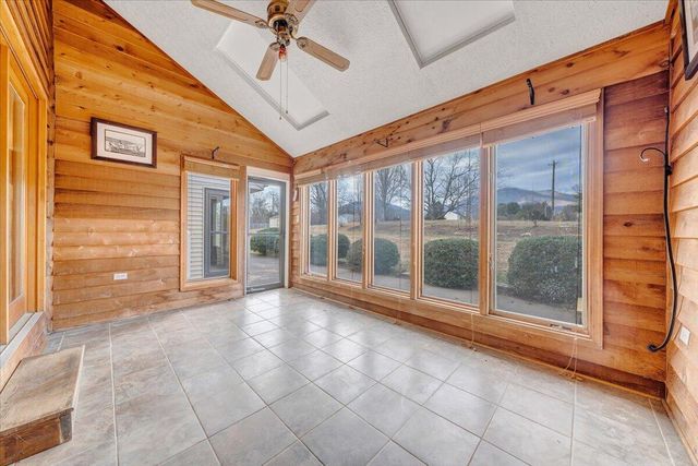 112 Donegal LN, Bedford, VA 24523