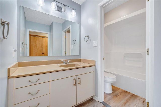 112 Donegal LN, Bedford, VA 24523