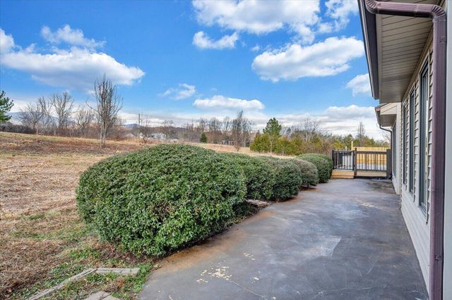 112 Donegal LN, Bedford, VA 24523