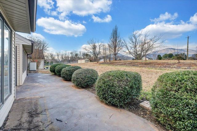 112 Donegal LN, Bedford, VA 24523