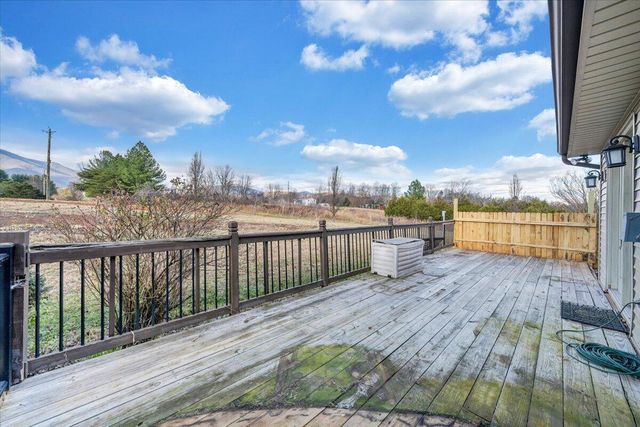 112 Donegal LN, Bedford, VA 24523