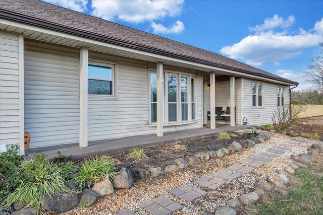 112 Donegal LN, Bedford, VA 24523