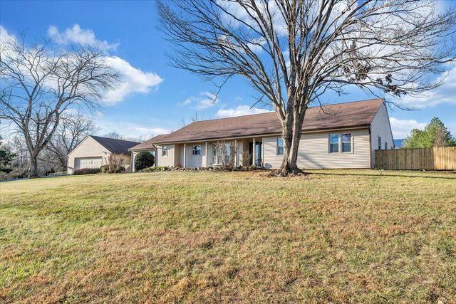 112 Donegal LN, Bedford, VA 24523