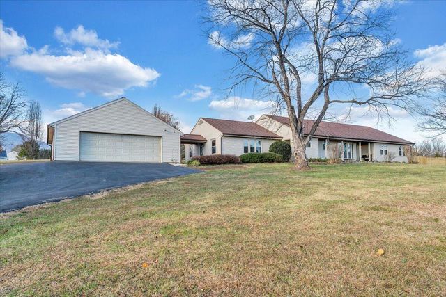 112 Donegal LN, Bedford, VA 24523