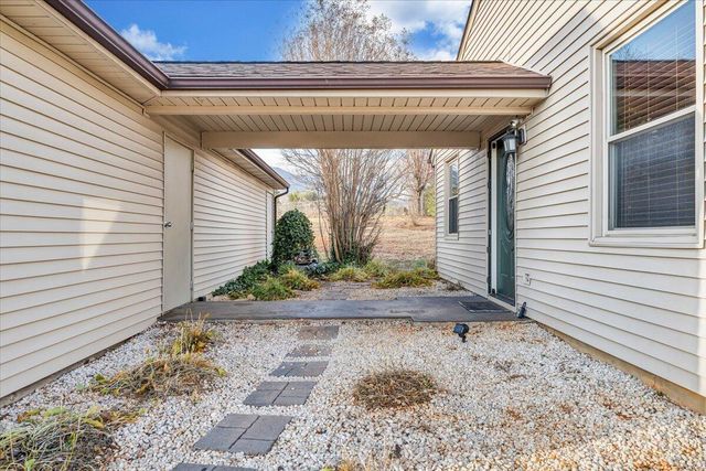 112 Donegal LN, Bedford, VA 24523