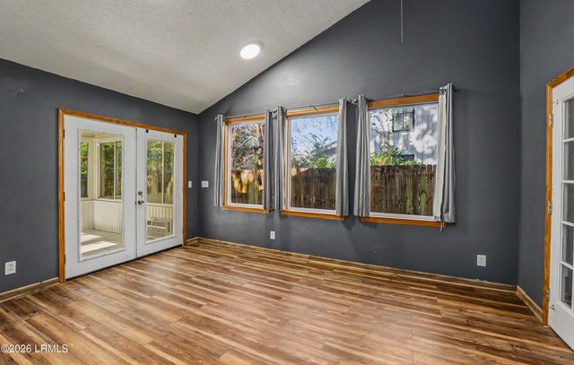 8 Factory Creek Road, Beaufort, SC 29907