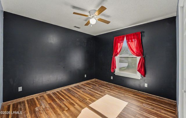 8 Factory Creek Road, Beaufort, SC 29907