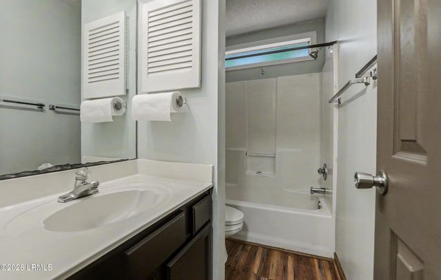 8 Factory Creek Road, Beaufort, SC 29907