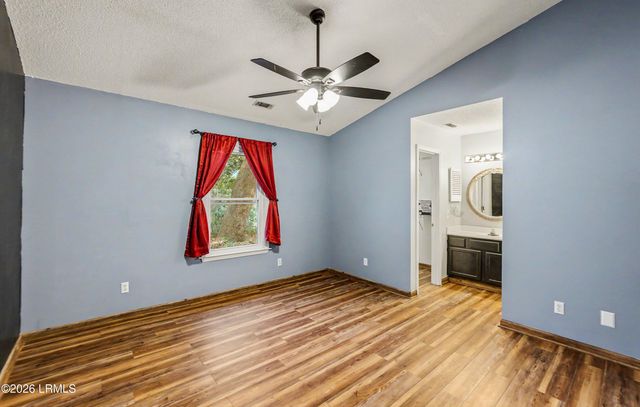 8 Factory Creek Road, Beaufort, SC 29907