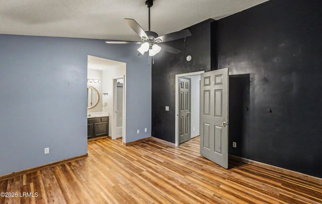 8 Factory Creek Road, Beaufort, SC 29907