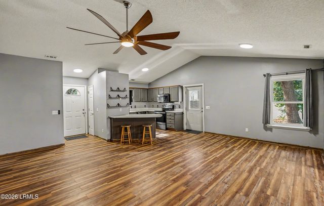 8 Factory Creek Road, Beaufort, SC 29907