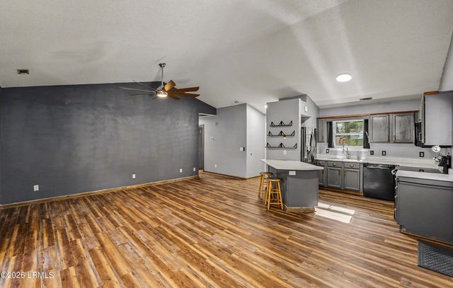 8 Factory Creek Road, Beaufort, SC 29907