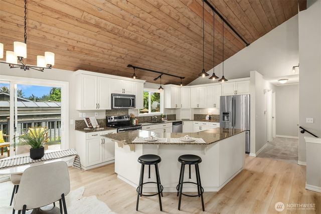 11331 NE 129th Street, Kirkland, WA 98034