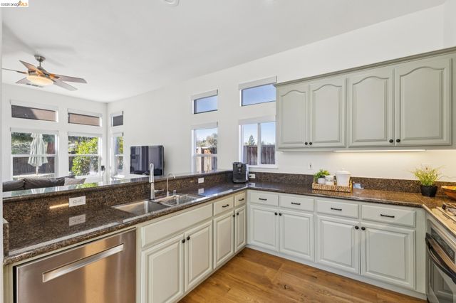 548 Gabriel Ct, Walnut Creek, CA 94597