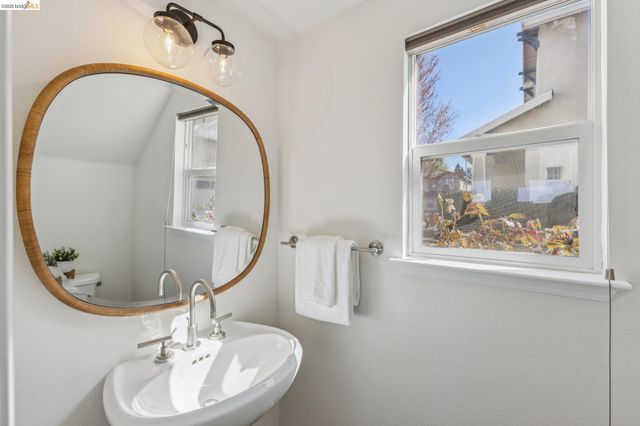 548 Gabriel Ct, Walnut Creek, CA 94597