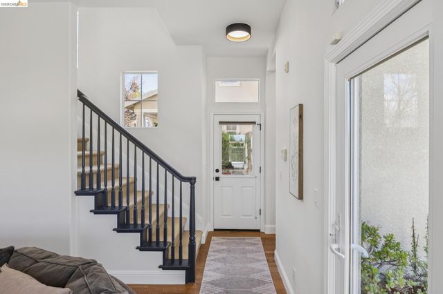 548 Gabriel Ct, Walnut Creek, CA 94597