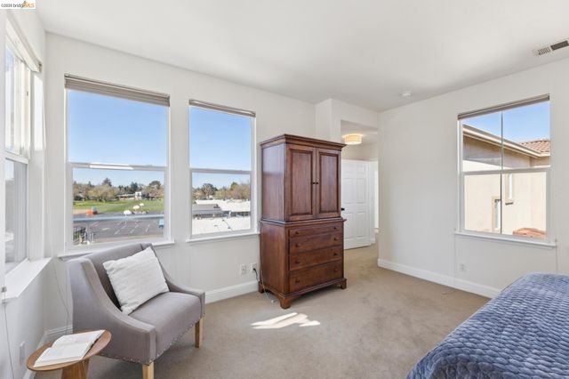 548 Gabriel Ct, Walnut Creek, CA 94597