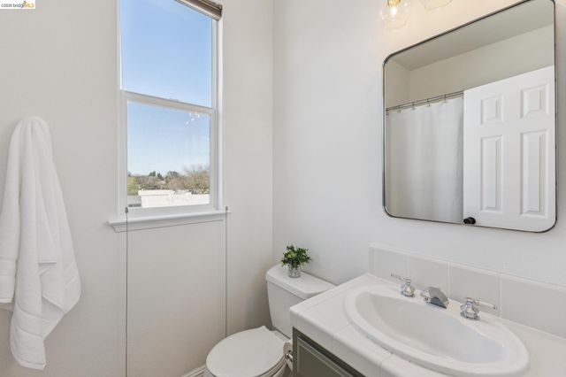 548 Gabriel Ct, Walnut Creek, CA 94597