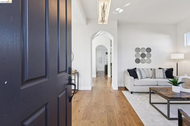 548 Gabriel Ct, Walnut Creek, CA 94597