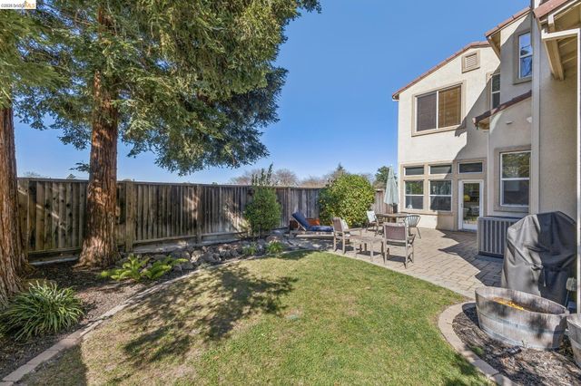 548 Gabriel Ct, Walnut Creek, CA 94597