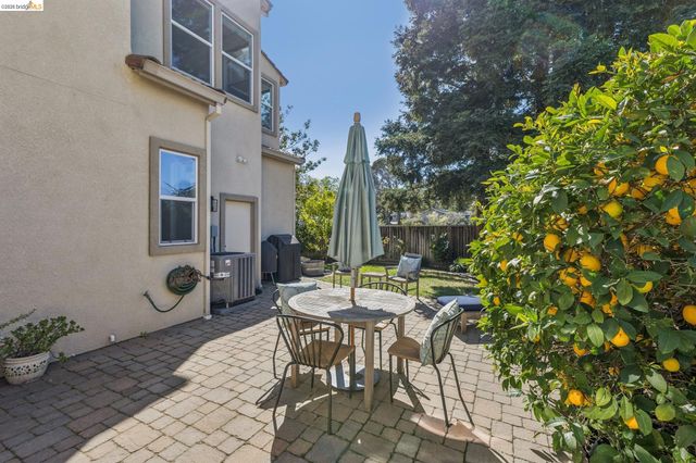 548 Gabriel Ct, Walnut Creek, CA 94597