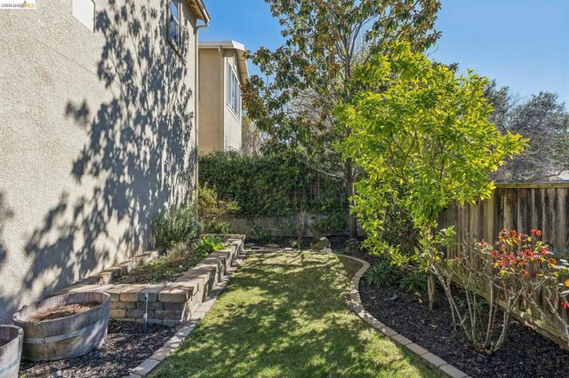 548 Gabriel Ct, Walnut Creek, CA 94597