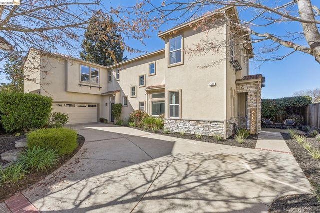 548 Gabriel Ct, Walnut Creek, CA 94597