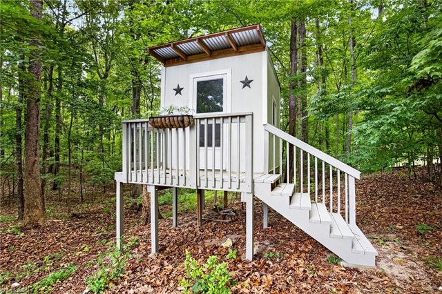 8704 Invershield Court, Oak Ridge, NC 27310