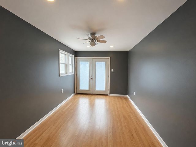 2034 S 3RD ST, Philadelphia, PA 19148
