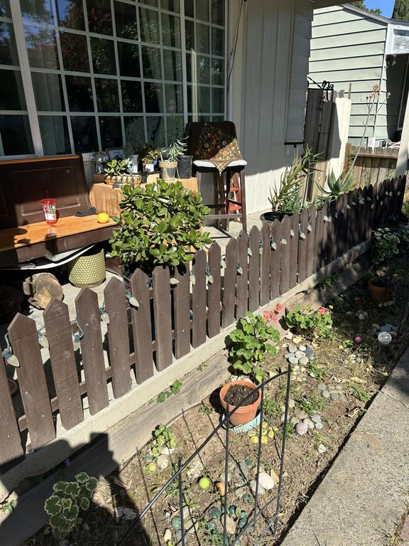 2361 Colfax St, Sacramento, CA 95815